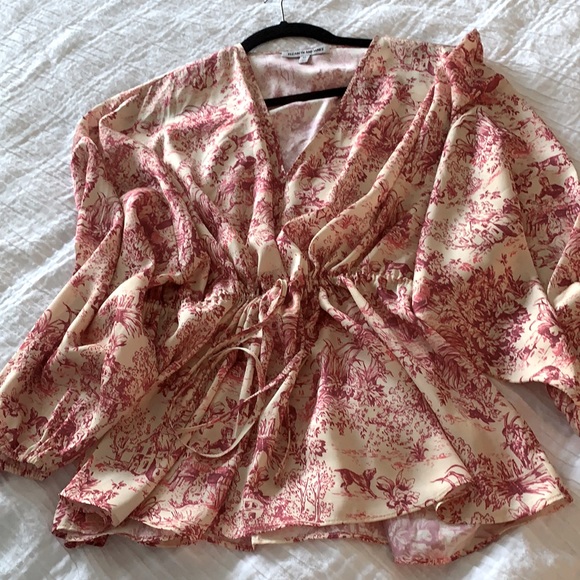 🆕 ELIZABETH AND JAMES Angela Toile Blouse - Picture 9 of 13